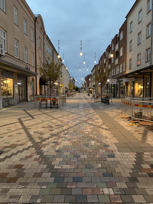 Drottninggatan_Gävle_Ombyggnation Plattsättning och renovering av ytskikt, Markax referensprojekt, Drottninggatan i Gävle