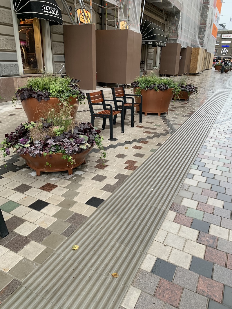Ombyggnation_Drottninggatan_Gävle_Markax Ombyggnation av gata i Gävle, Drottninggatan. Nya ytskikt av plattor, markvärme och ny inredning av fastskruvade utomhusmöbler